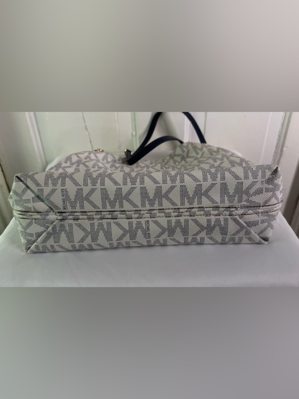 Michael Kors Jet Set Large Logo Tote Bag - Vanilla Signature Print - Chainlink - Picture 5 of 16